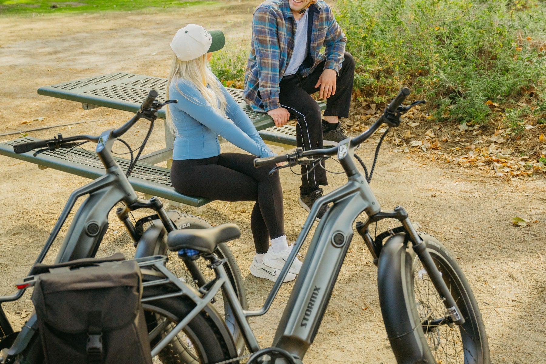 FavoriteBikes e-bike with rear cargo bags, illustrating balanced pannier packing for everyday rides.