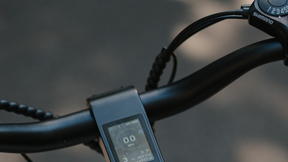 FavoriteBikes e-bike cockpit with handlebar display and controls for phone mount setup planning.