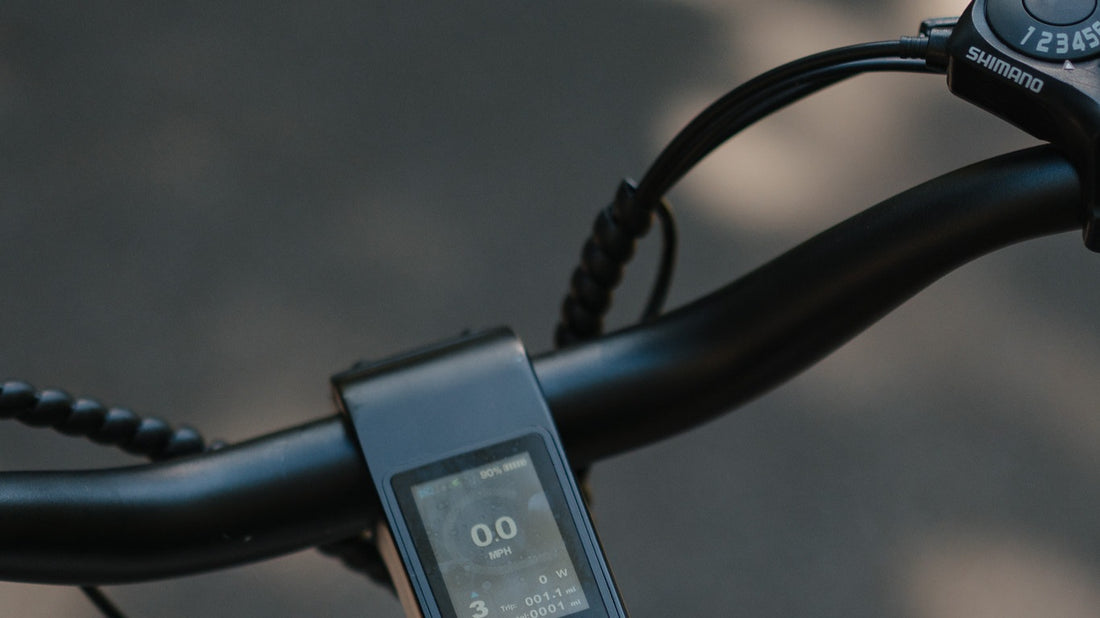 FavoriteBikes e-bike cockpit with handlebar display and controls for phone mount setup planning.