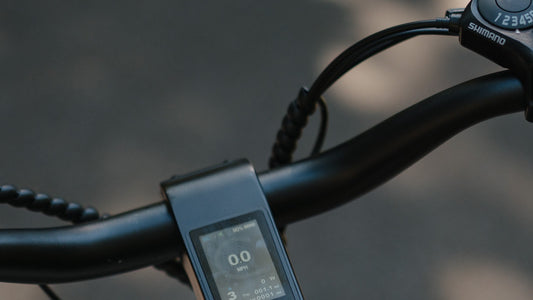 FavoriteBikes e-bike cockpit with handlebar display and controls for phone mount setup planning.