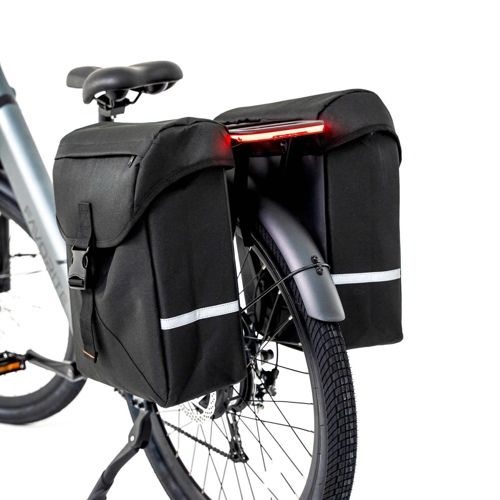 Hybrid CSC rear rack with carrying bag and brake light