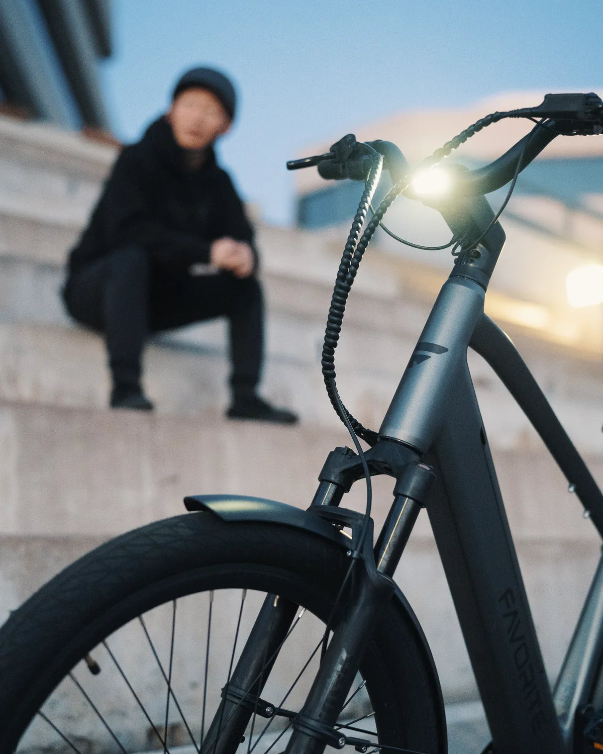 FavoriteBikes Hybrid Pro XR front light, suspension fork, fender and front wheel