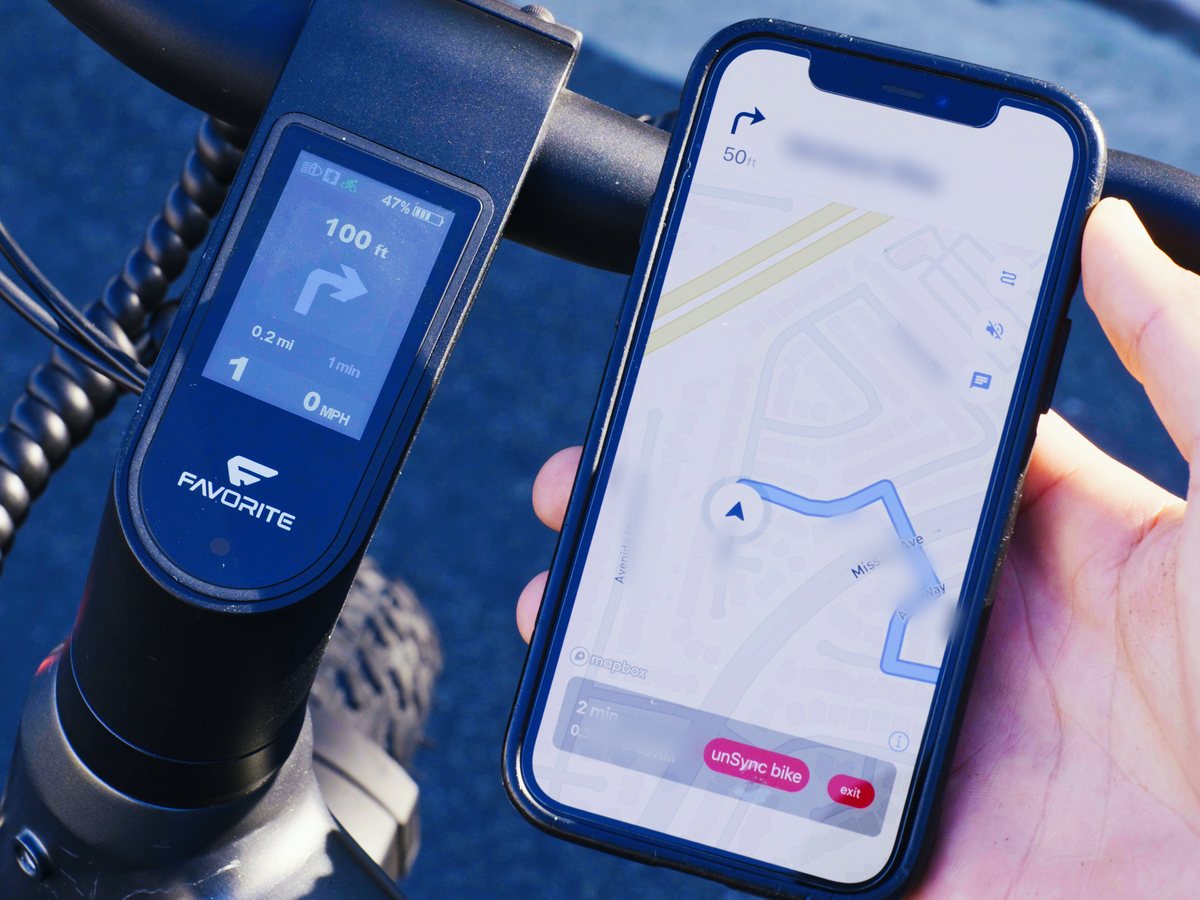 FavoriteBikes StormX display and companion app navigation in use